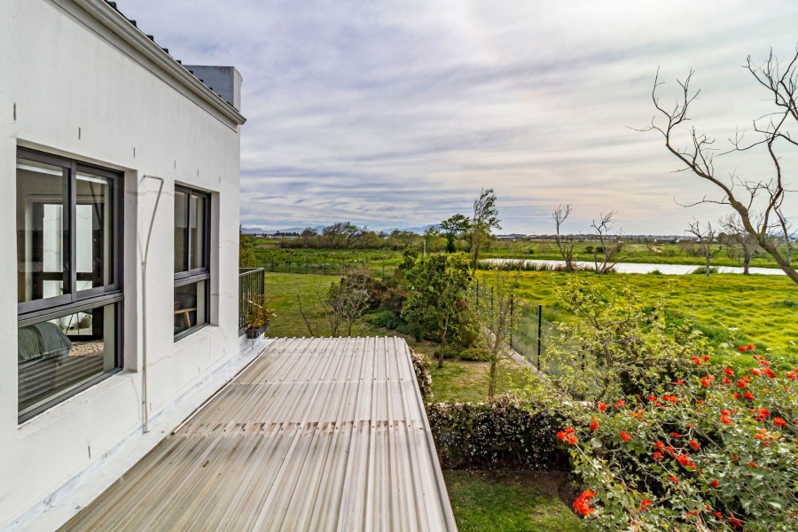 4 Bedroom Property for Sale in Croydon Gardens Estate Western Cape